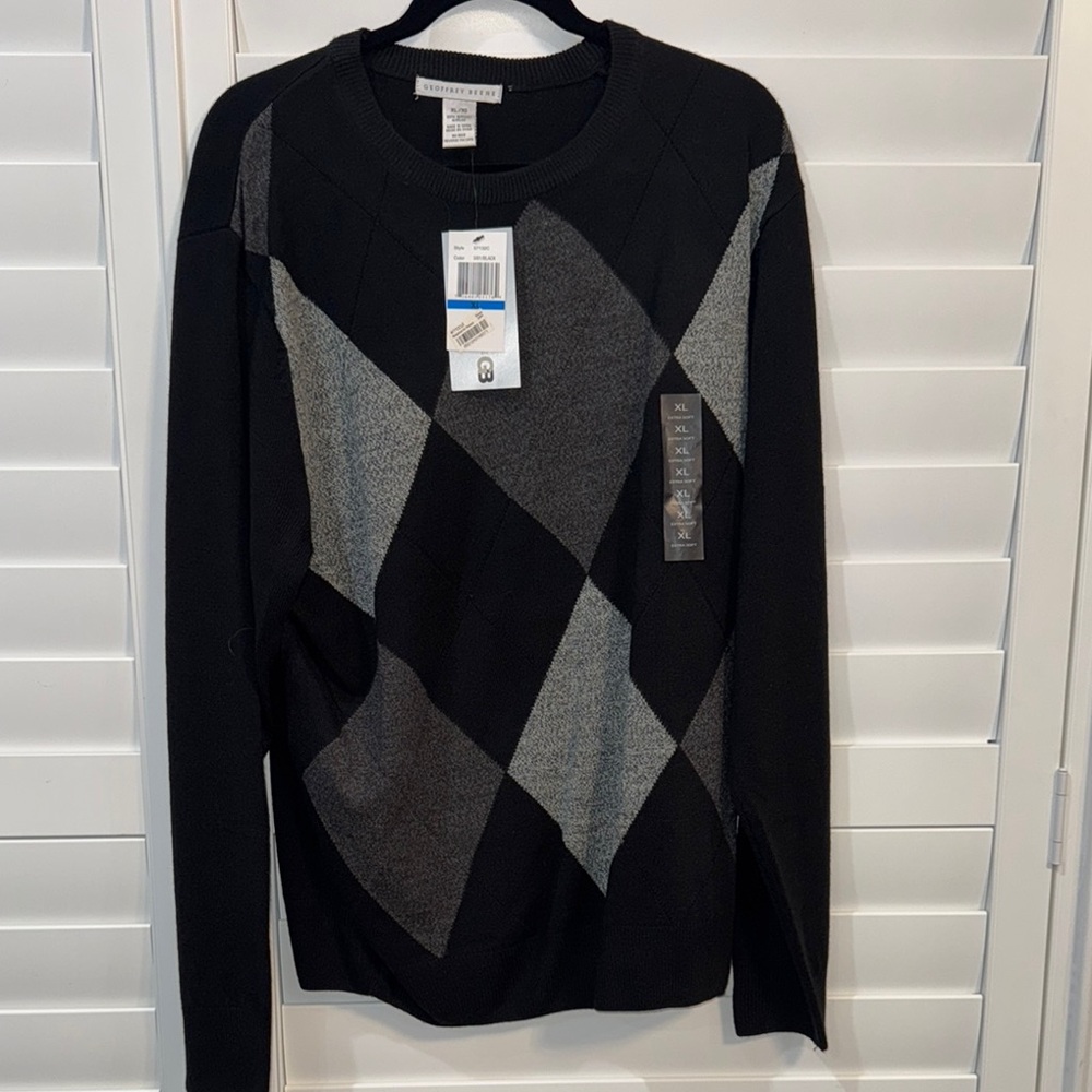 NWT Men’s Geoffrey Beene Black and Gray Argyle Sweater-XL